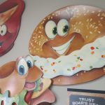 cheerful-bagels-smile-from-the-walls