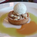 Apple tart with caramel and apple extract